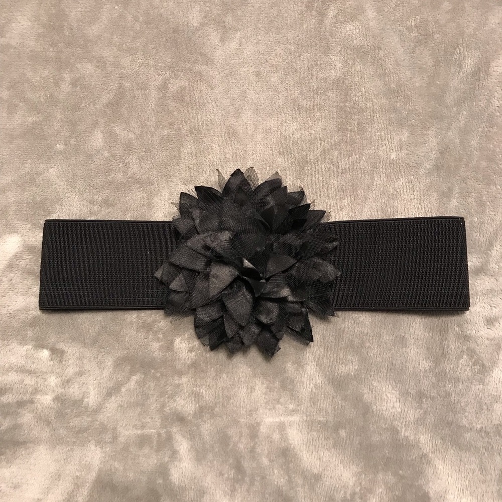 Black Flower Cinch Belt